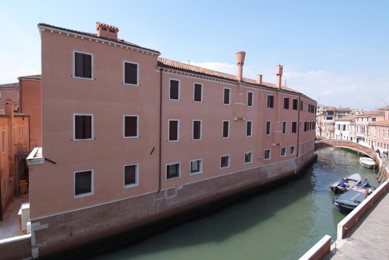 Ca' San Sebastiano Canal View Apartment Venice