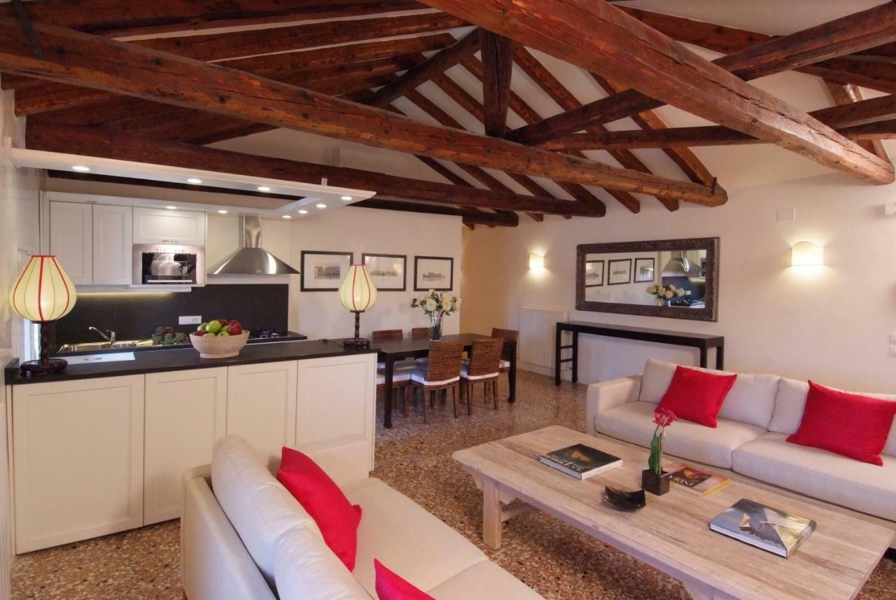 Ca' San Sebastiano Canal View Apartment Venice