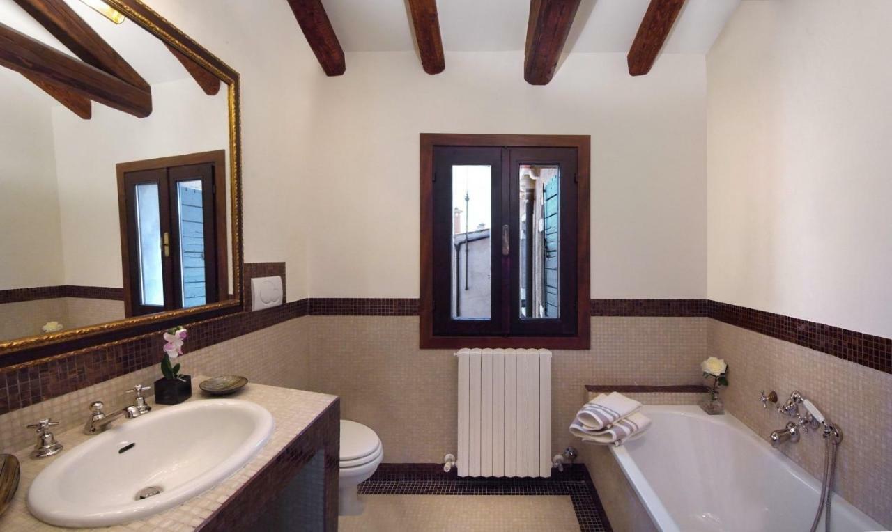 Apartment Ca' San Sebastiano Canal View Venice