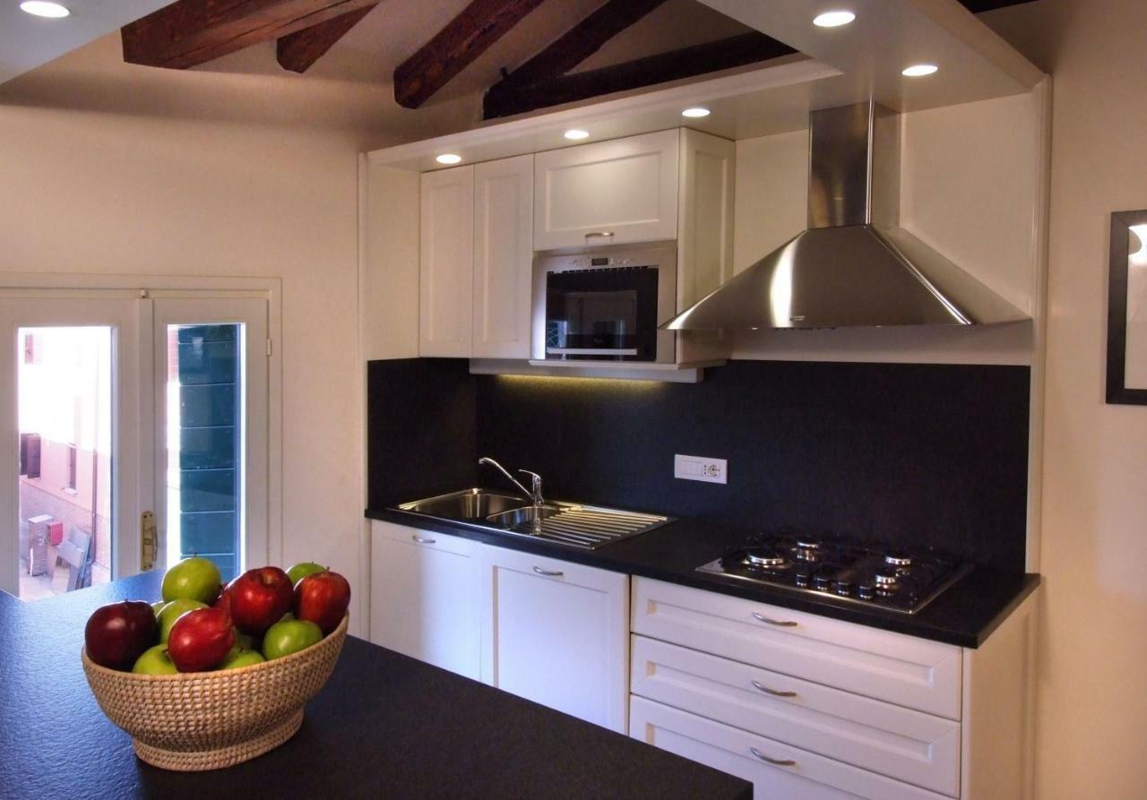 Ca' San Sebastiano Canal View Apartment